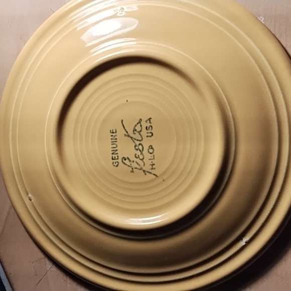 Fiestaware bread and butter plate in yellow (older) color - Picture 4 of 4
